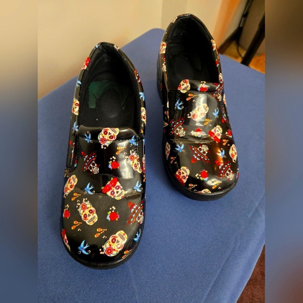 No Slip Clogs  Skull Print